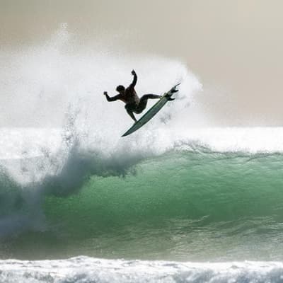 Yago Dora sends WSL into meltdown with crazy aerial