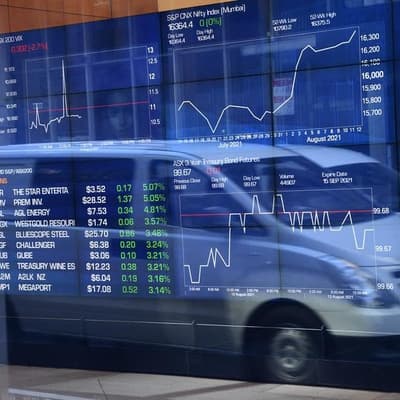 Australian shares advance on US-Iran deal optimism