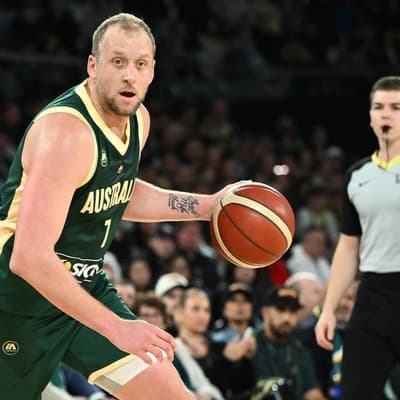 Legend leaves door open as Boomers eye medal success