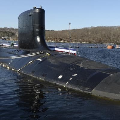 No plan B - Hockey urges 'full press' on submarine deal