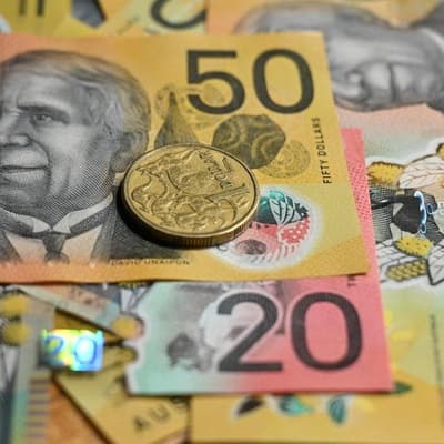 No, federal government does not spend $1tn each year