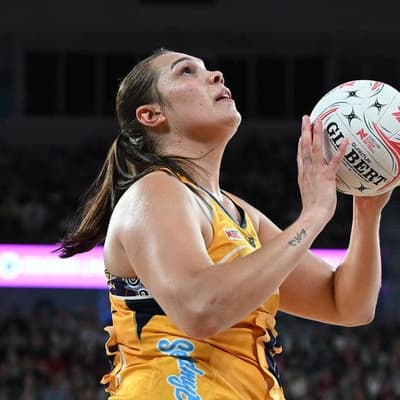 Shooter's sparkling form earns Diamonds netball recall