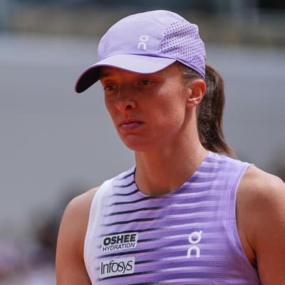 Swiatek stunned in Paris on big day for Ukraine tennis