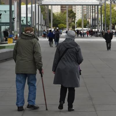 Thousands of older Australians still waiting for care