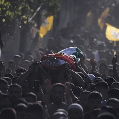 Palestinian man shot dead at West Bank barrier
