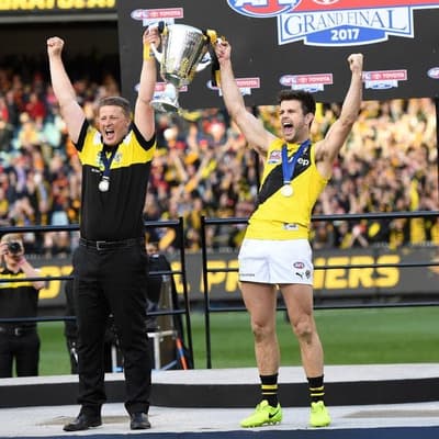 Lloyd says outsider can revive beleaguered Bombers
