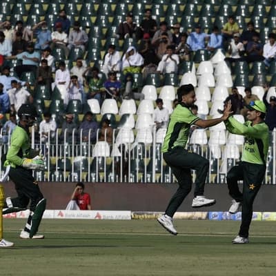 Second ODI: Pakistan puts Australia in