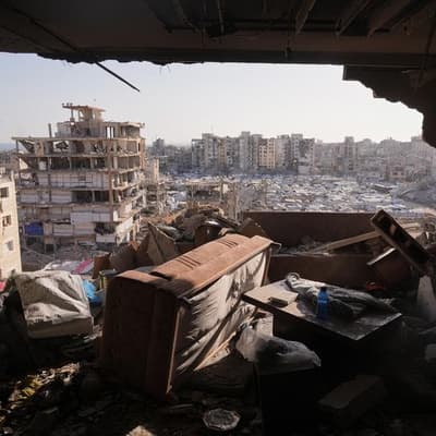 Israeli strikes kill 10 people in Gaza Strip: medics