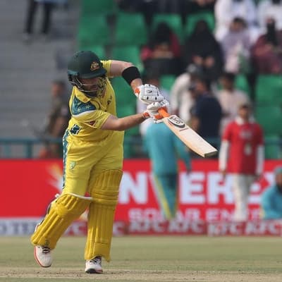 Defiant Inglis can't save Aussies from Pakistan defeat