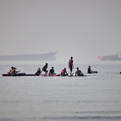 US hits Hormuz radar sites after Iran launches drones