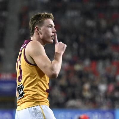 Morris puts 'belted' Suns to sleep with career haul