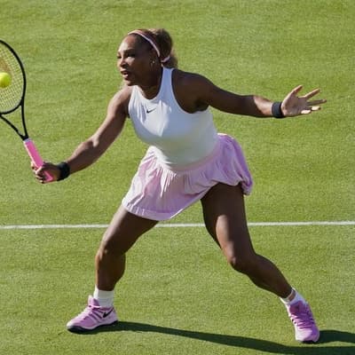 Serena steals Queen's show as Inglis loses, English win