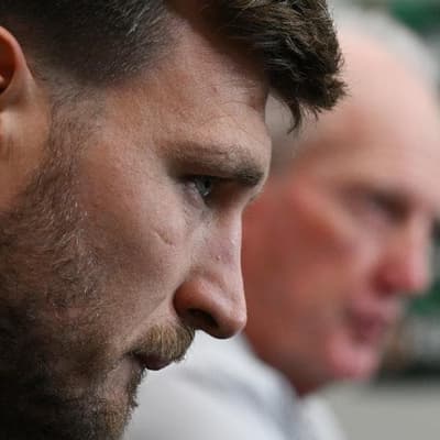 'Not worried': Bennett focused on Souths, not Broncos