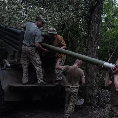 Ukraine seeking more foreign fighters, Zelenskiy says