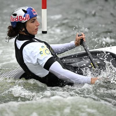 Fox paddles back to top of podium after rare miss