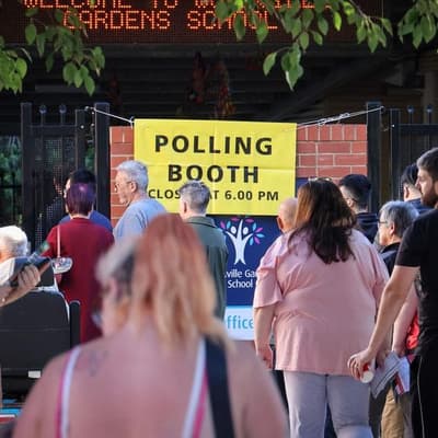 Top election official resigns in wake of bungled poll