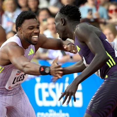 Gout flies home for third in 150m behind US great