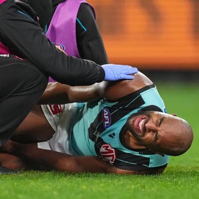 Port defender out long-term after horror knee injury