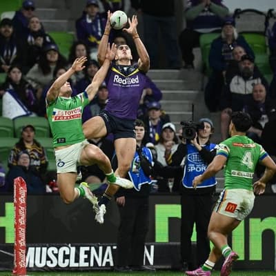 Melbourne fly high as Raiders' finals hopes sink