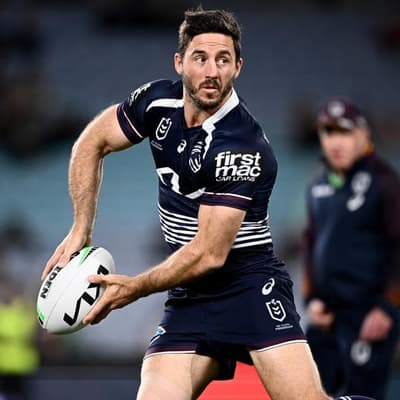 Hunt signs contract extension with Broncos