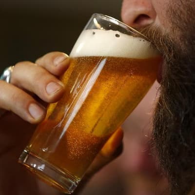 Aussies frothing over mid-strength as beer of choice