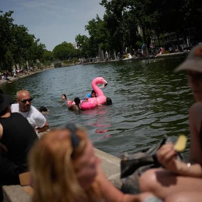 Blackouts leave thousands sweltering in French heatwave