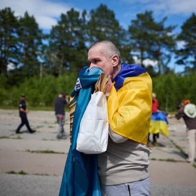 Ukraine, Russia exchange hundreds of prisoners of war