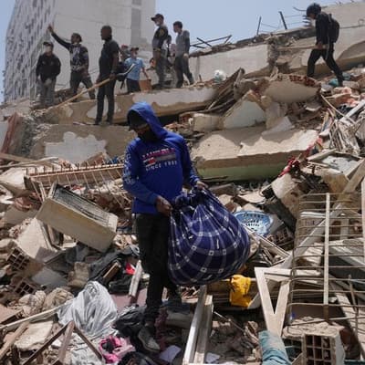 Venezuela quake toll nears 1000, search intensifies