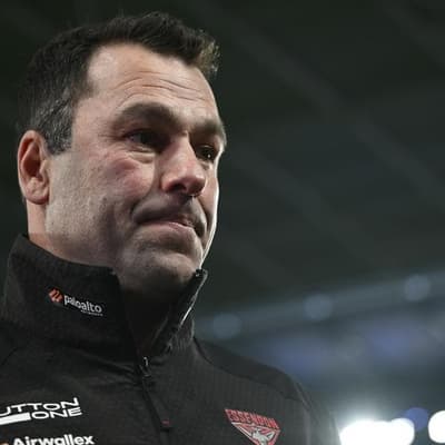 Bombers in 'swamp' as Solomon talks on coaching chances