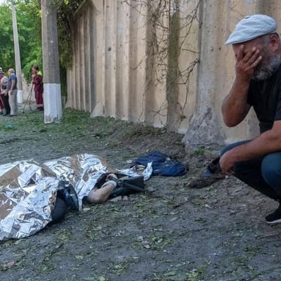 Ten civilians killed in Russian attacks on Ukraine