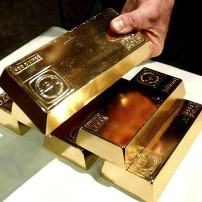 Aussie shares fall as gold drops to eight-month low