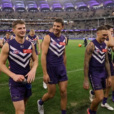 'Two steps forward': Longmuir praises unsung Dockers