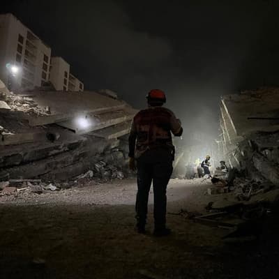 Venezuelans grapple with earthquake losses from afar