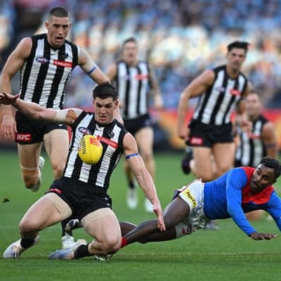 Collingwood's 'spiritual leader' back to face Suns