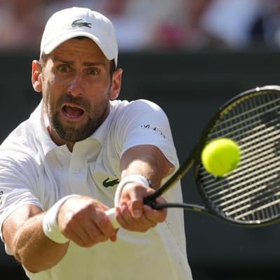 Djokovic survives awkward day in sun as Sinner shines