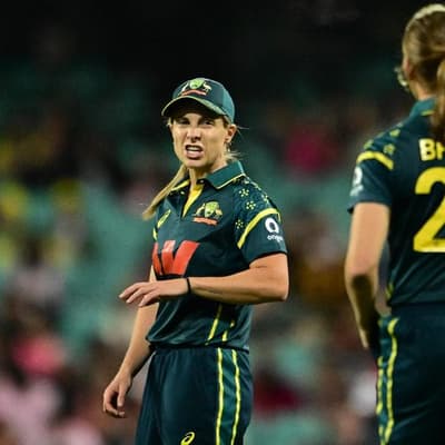Aussie women revel in Warne-style celebrations