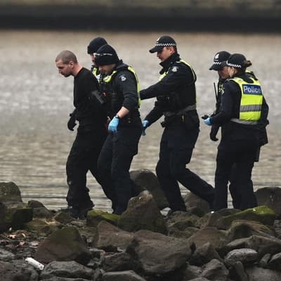 Alleged bridge intruder told he will stay behind bars