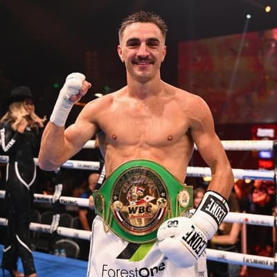 Moloney sold on Zuffa, makes big boxing move