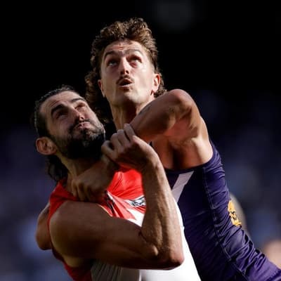 Battle of the bigs as Freo and Swans fight for top spot
