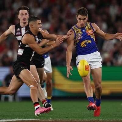 He's staying: in-demand Eagles mid re-signs until 2030