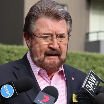 'Courage': tributes for firebrand newsman Derryn Hinch