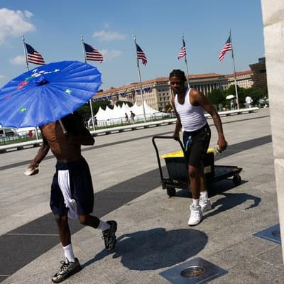 Heat wave threatens oppressive temperatures in US