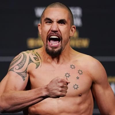 'Light heavyweight Bobby' triumphs in division debut