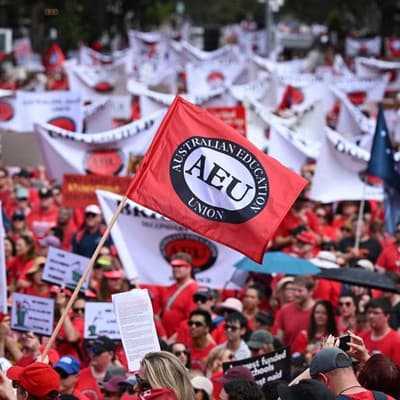 Teachers to walk off job for 24 hours amid pay dispute