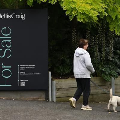 Home sellers shy away from auctions as demand dips