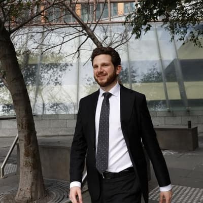 Pianist loses court battle, but fills concert halls