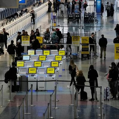 ICE officers tackle, cuff Australian man at US airport