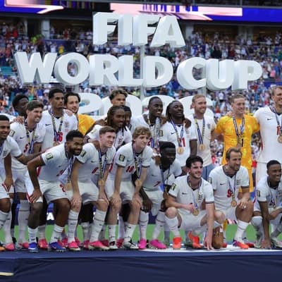 England stun 'gutted' France in 10-goal bronze battle