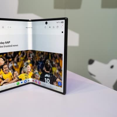 Into the fold: tech rivals to bet big on flexing phones
