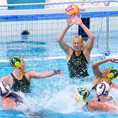Gold medal hopes over for gallant Aussie Stingers